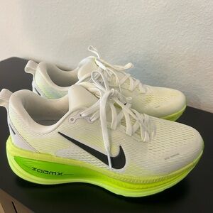 Nike Women's White and Neon Yellow ZoomX Vomero